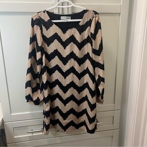 ALMOST FAMOUS Black Tan Chevron Sheath Dress with Bishop Sleeves | Size Small